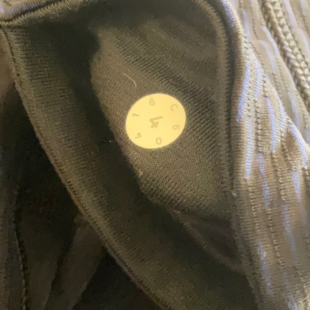 Lululemon blue black pattern tight - Picture 10 of 11